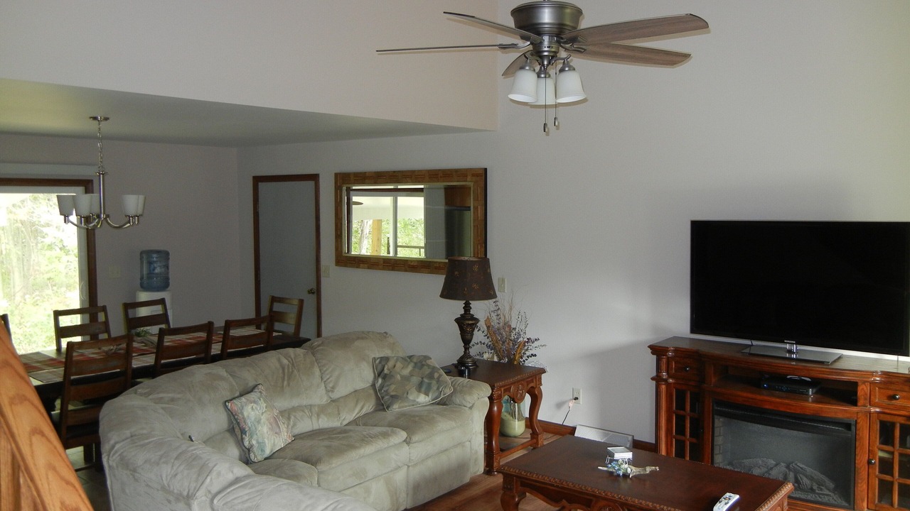 Photo of Livingroom in Kelleys Island