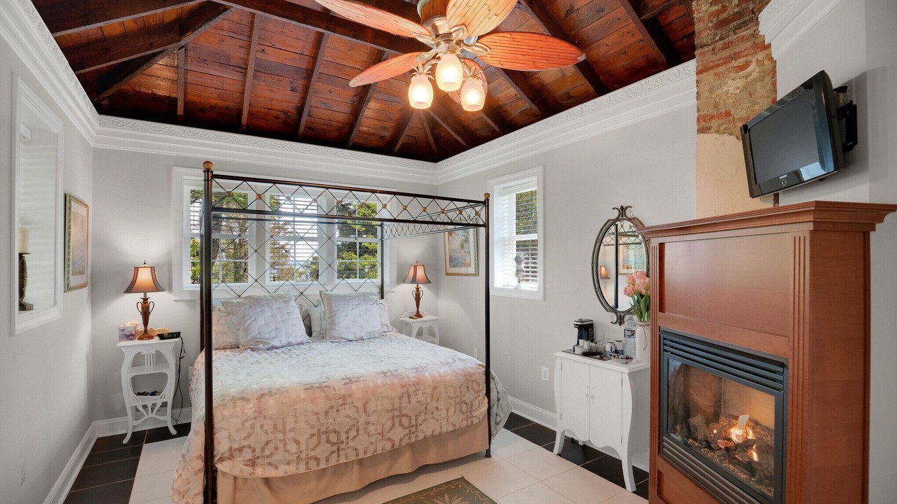 Photo of Bedroom in Barstow
