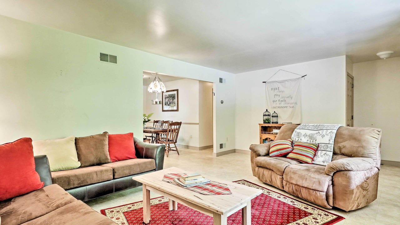 Photo of Livingroom in New Holland
