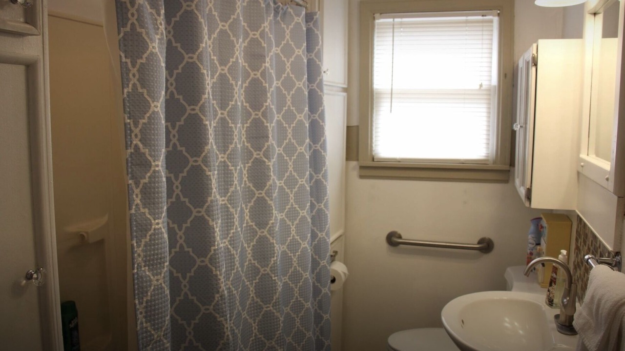 Photo of Bathroom in Star