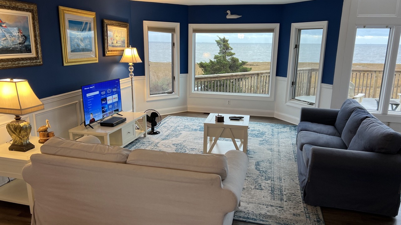Photo of Livingroom in Osborn Island