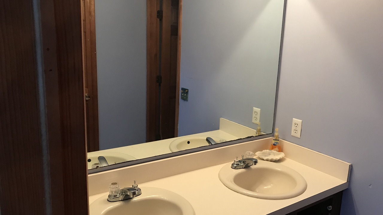 Photo of Bathroom in Osborn Island