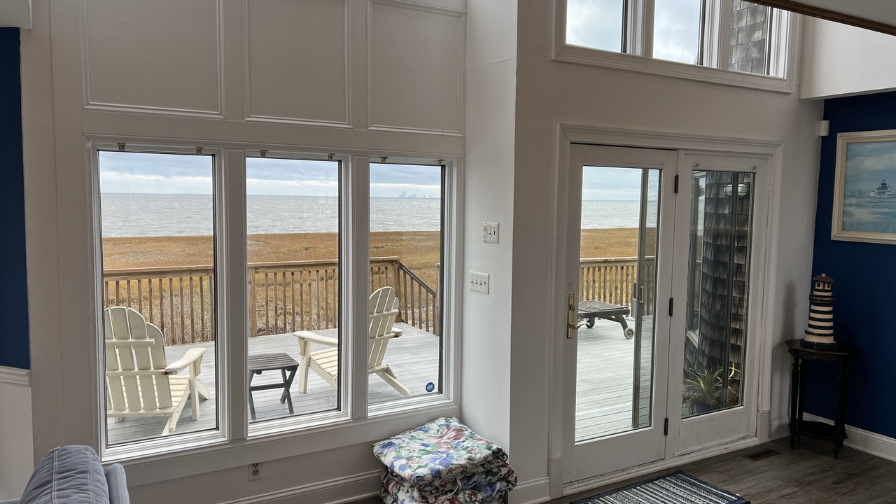 Photo of Livingroom in Osborn Island
