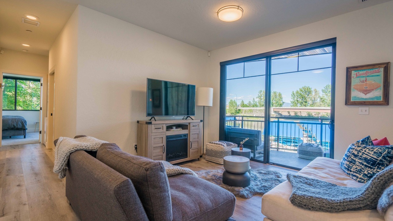 Photo of Livingroom in Sandpoint