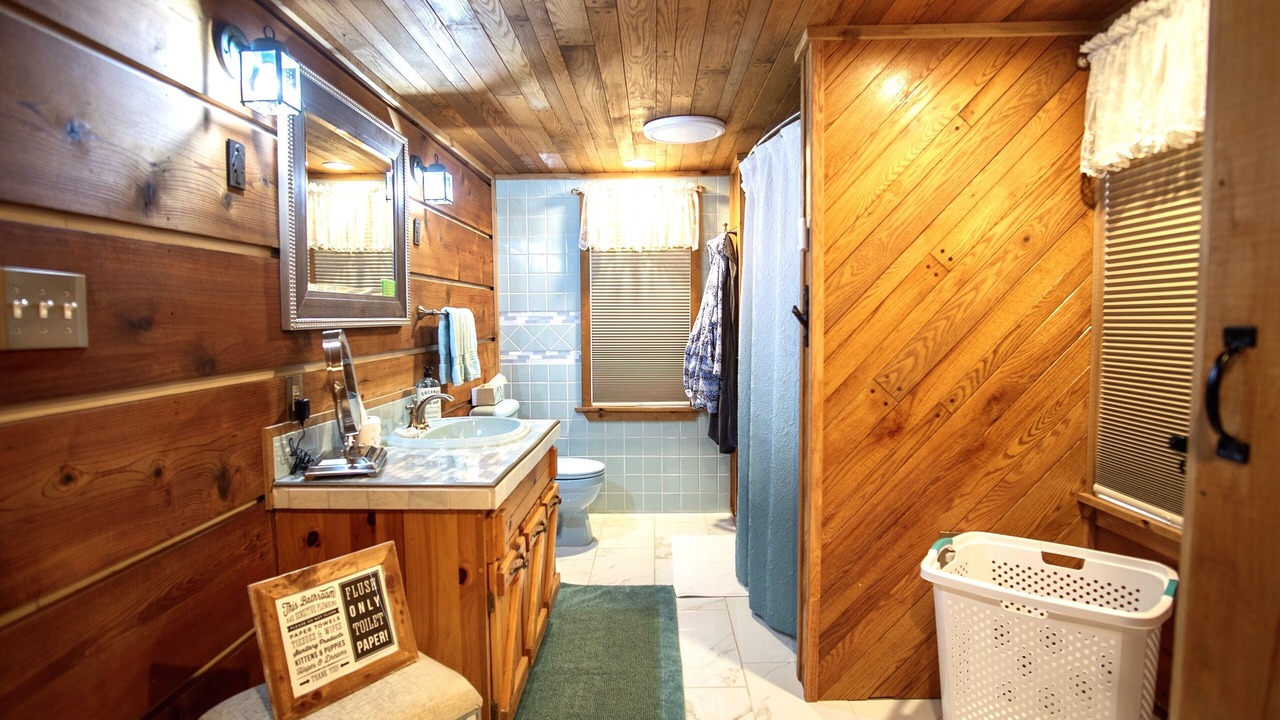 Photo of Bathroom in Mill Run
