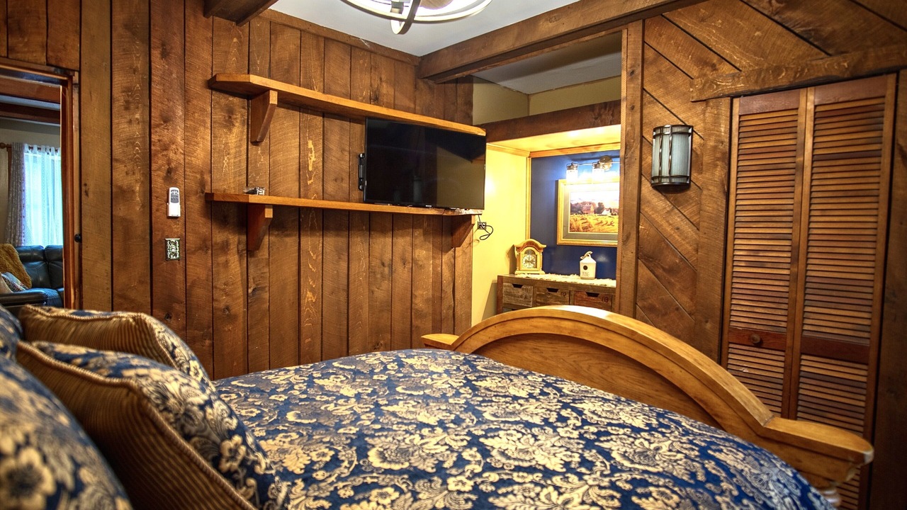Photo of Bedroom in Mill Run
