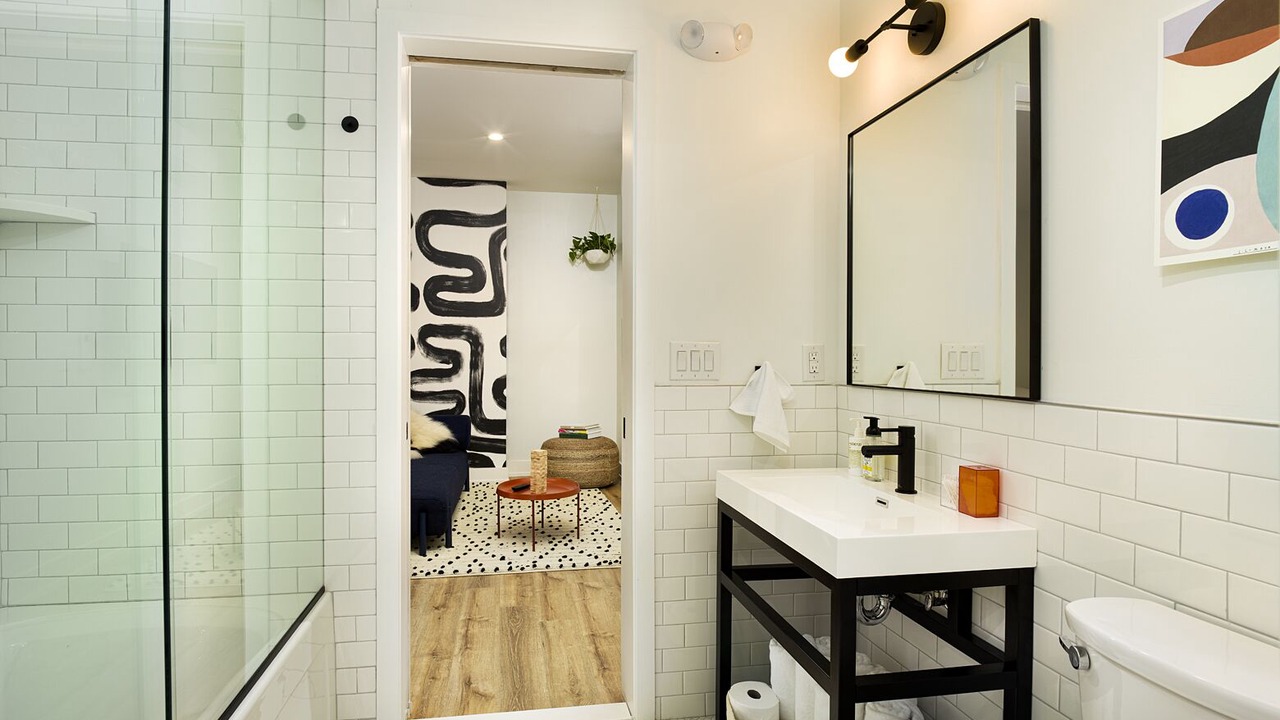Photo of Bathroom in Graduate Hospital
