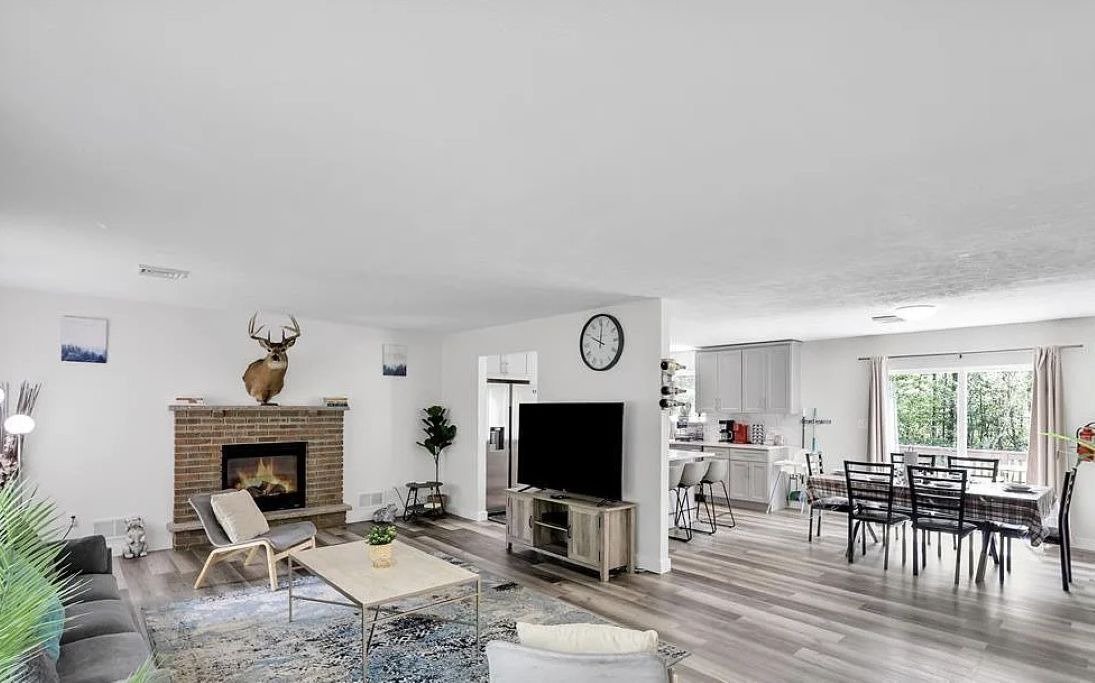 Photo of Livingroom in Long Pond