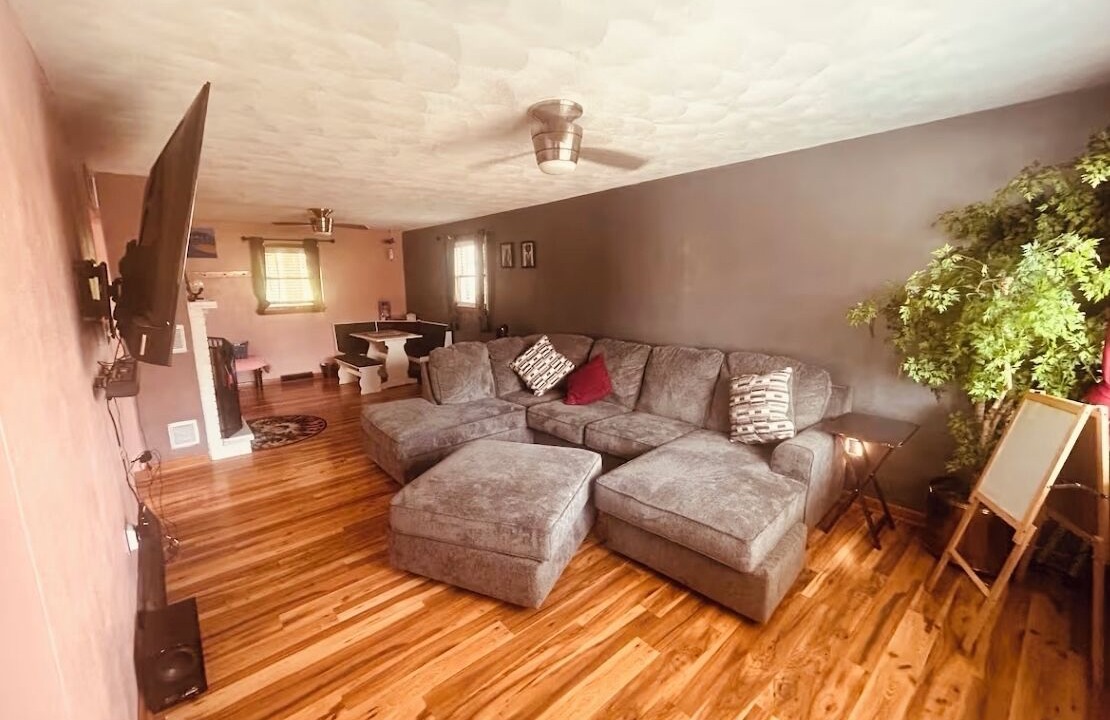 Photo of Livingroom in Clarksburg