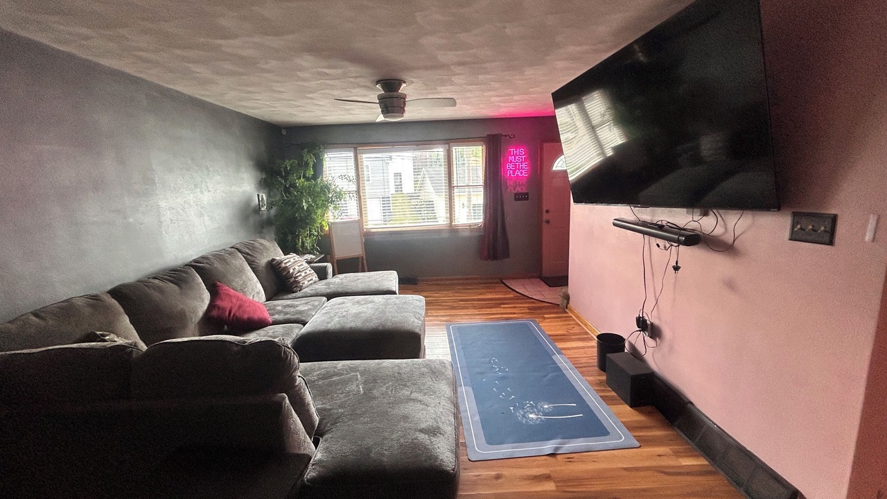 Photo of Livingroom in Clarksburg