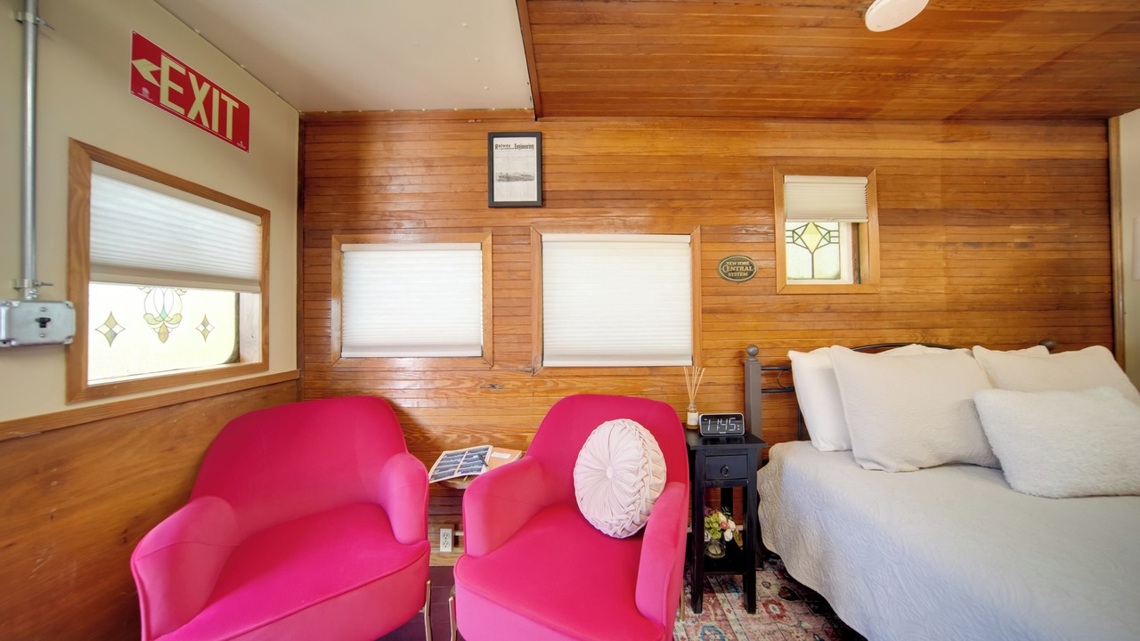 Photo of Bedroom in Adrian Furnace