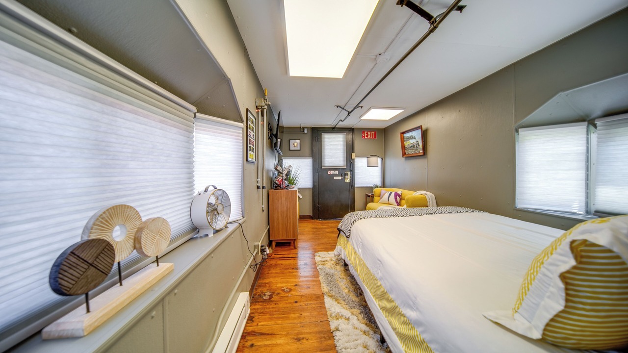 Photo of Bedroom in Adrian Furnace