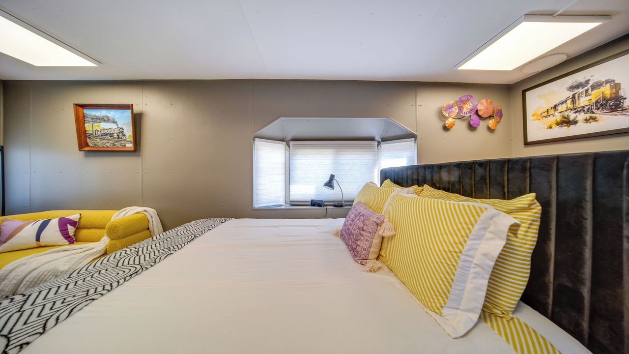Photo of Bedroom in Adrian Furnace