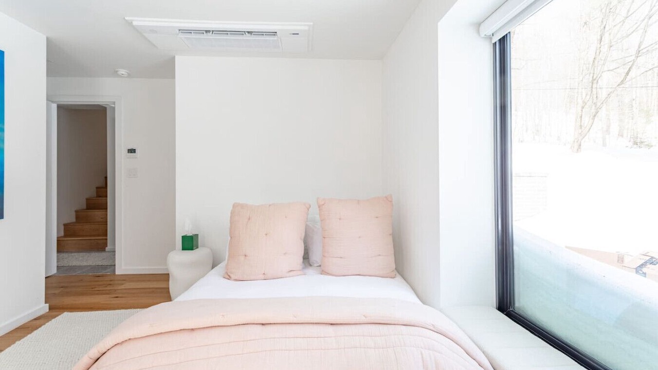 Photo of Bedroom in Town of Denning
