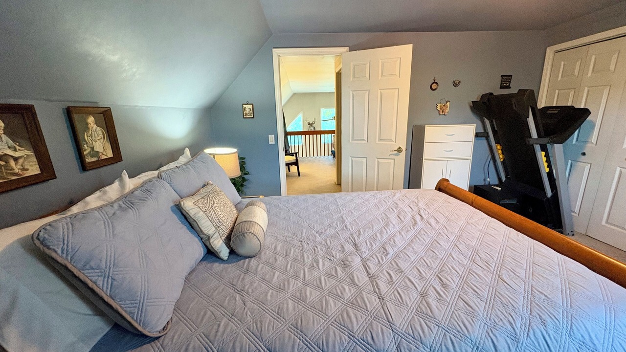 Photo of Bedroom in James Creek