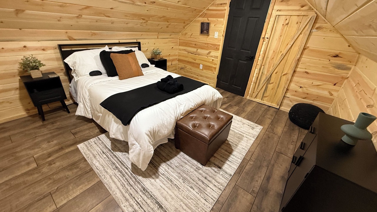 Photo of Bedroom in Lakeville