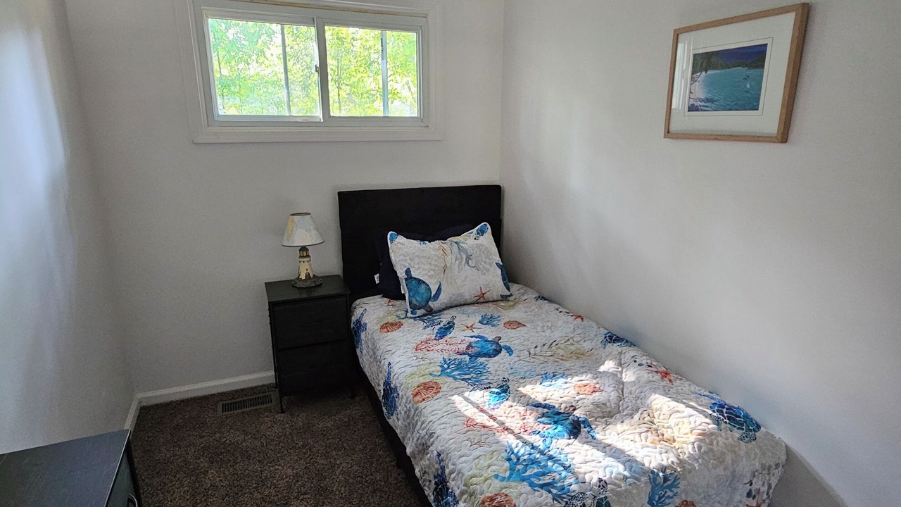 Photo of Bedroom in Mentor Headlands