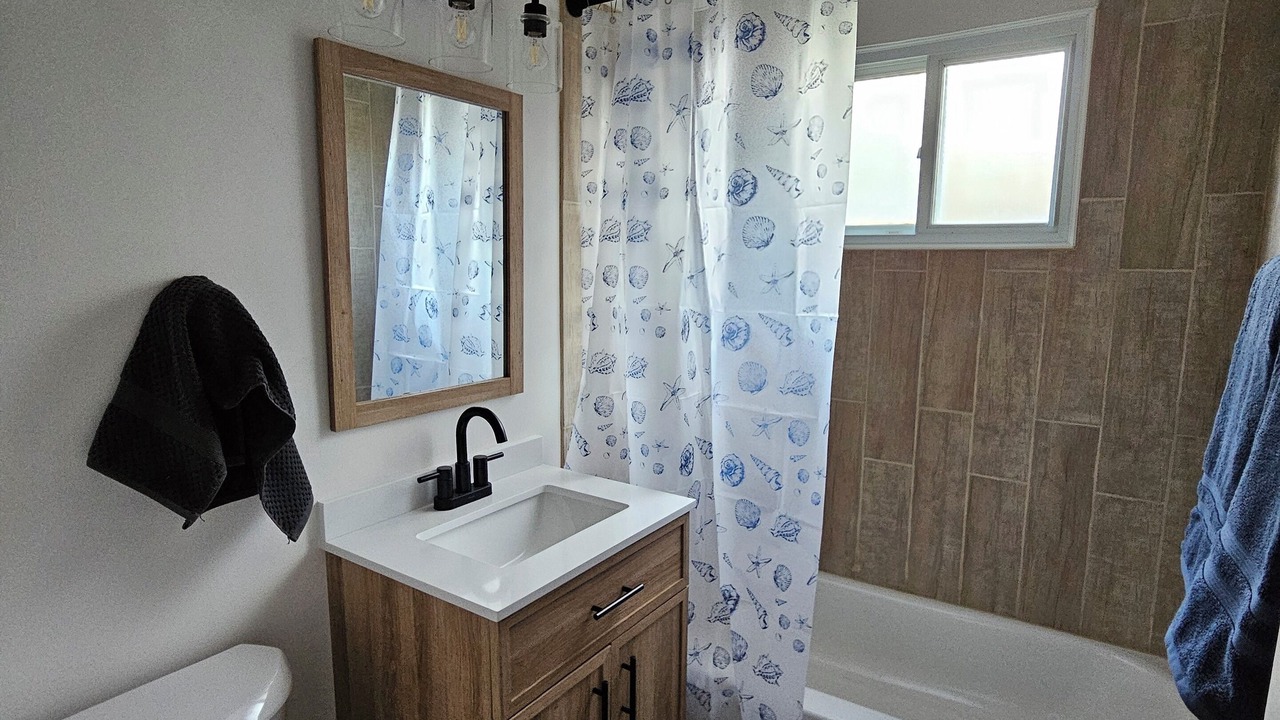 Photo of Bathroom in Mentor Headlands