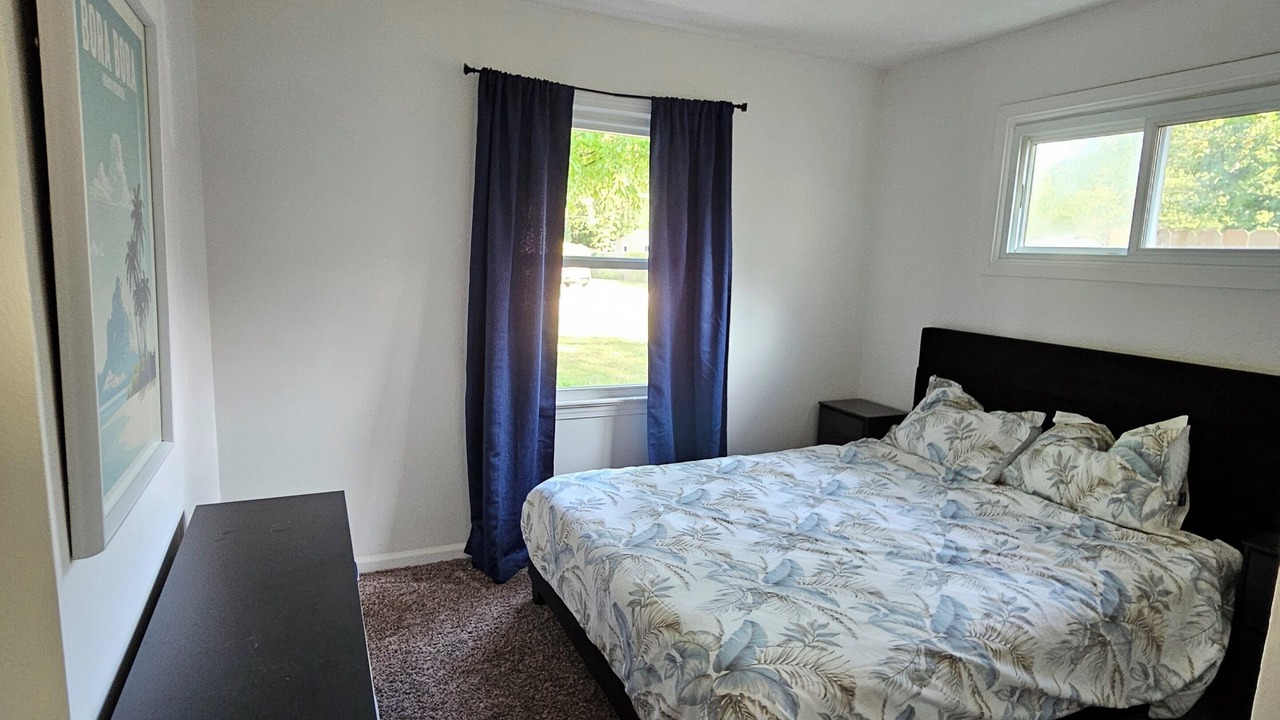 Photo of Bedroom in Mentor Headlands