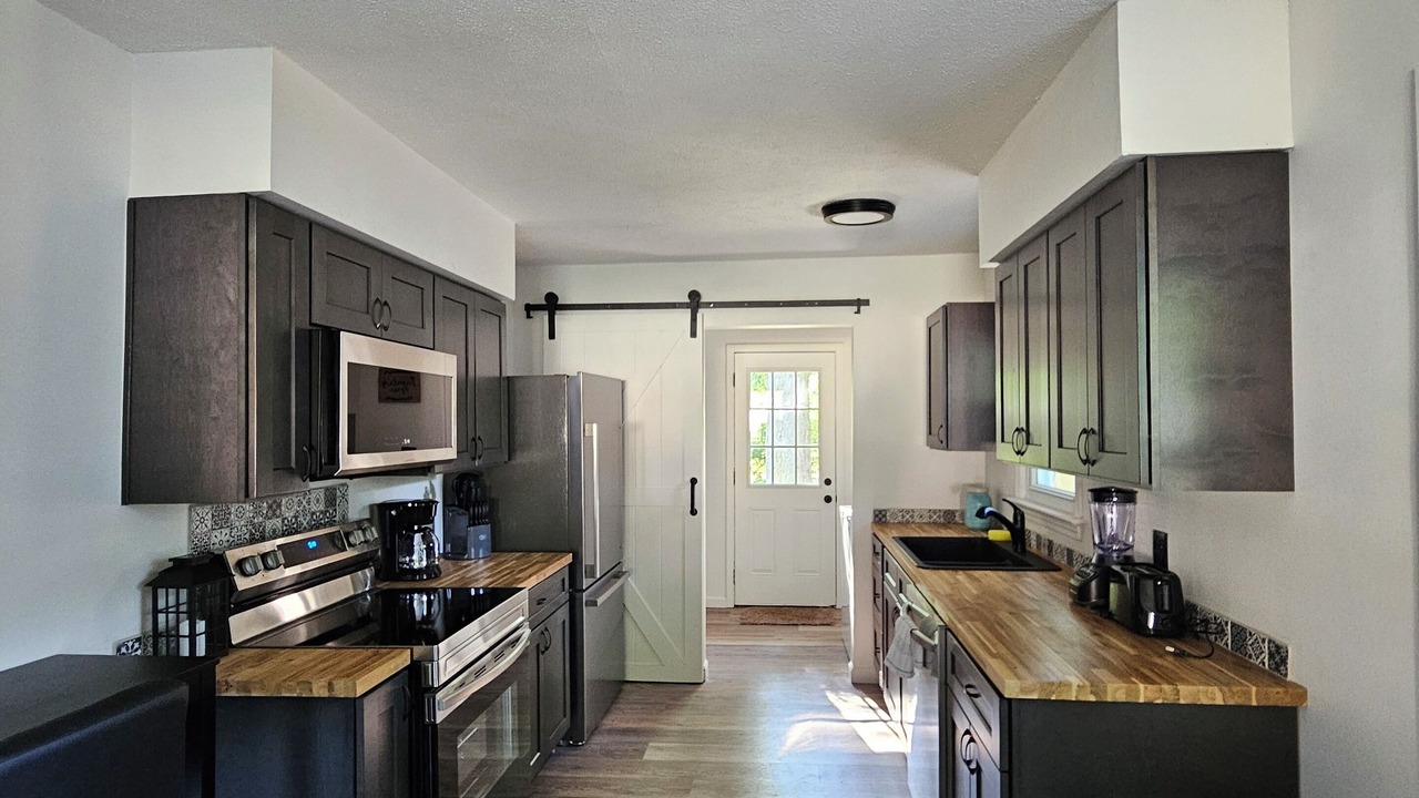 Photo of Kitchen in Mentor Headlands
