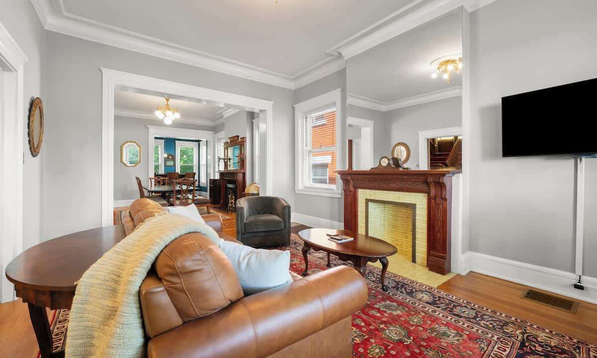Photo of Livingroom in Corryville