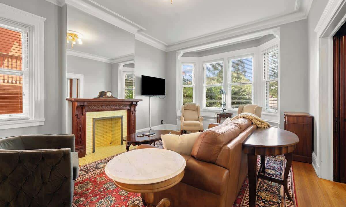 Photo of Livingroom in Corryville