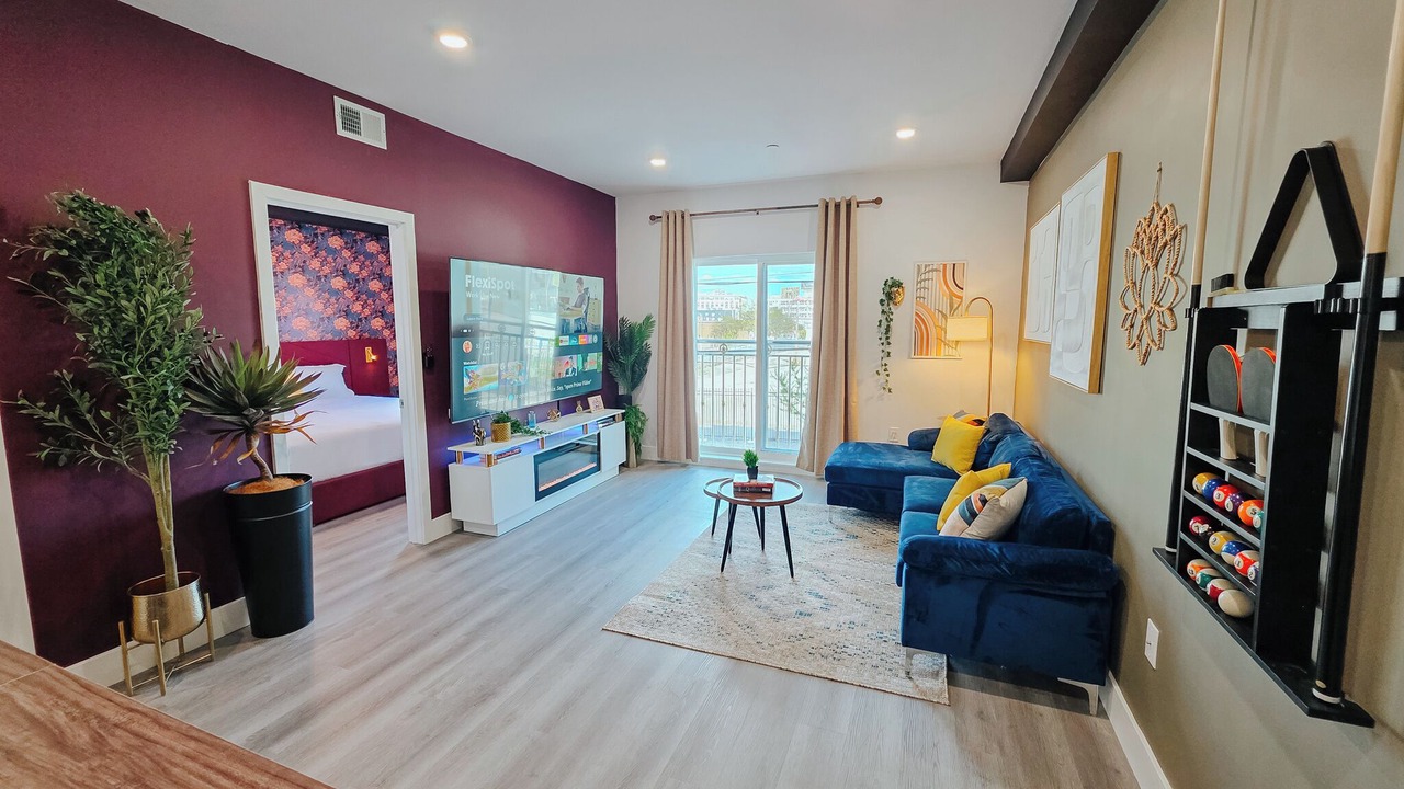 Photo of Livingroom in Center City