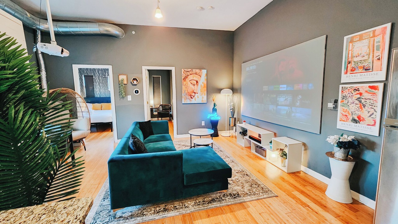 Photo of Livingroom in West Poplar