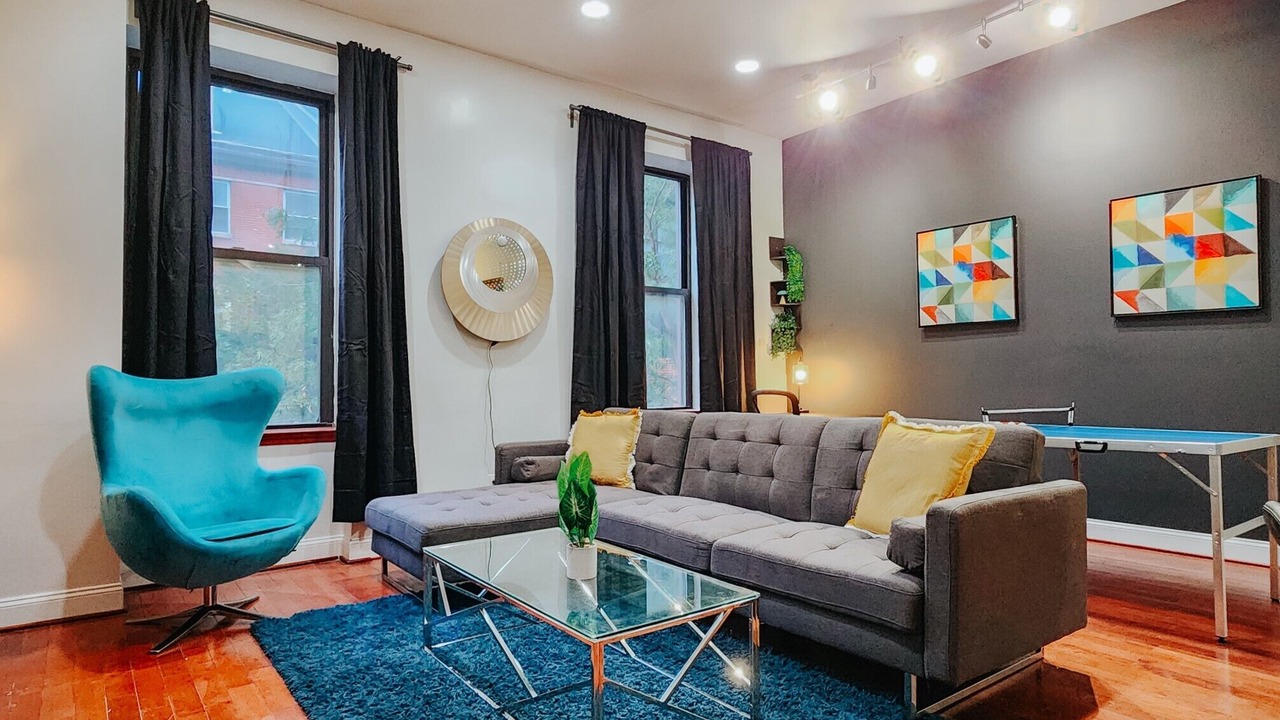 Photo of Livingroom in Gayborhood