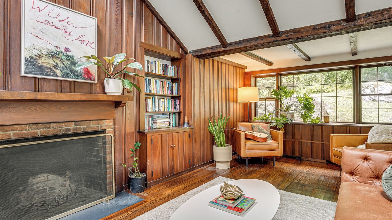 Photo of Livingroom in Bedford