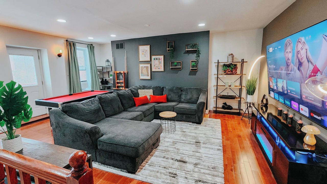 Photo of Livingroom in Midtown Village