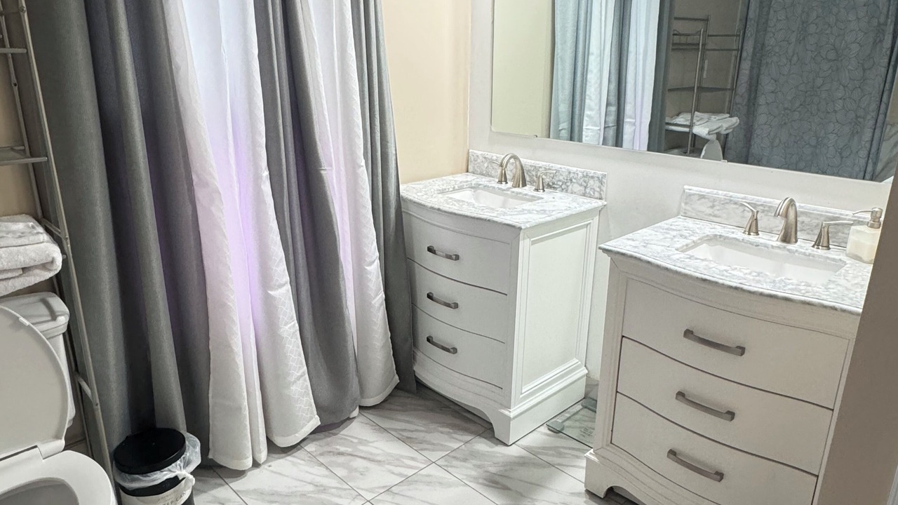 Photo of Bathroom in Lake Arbor