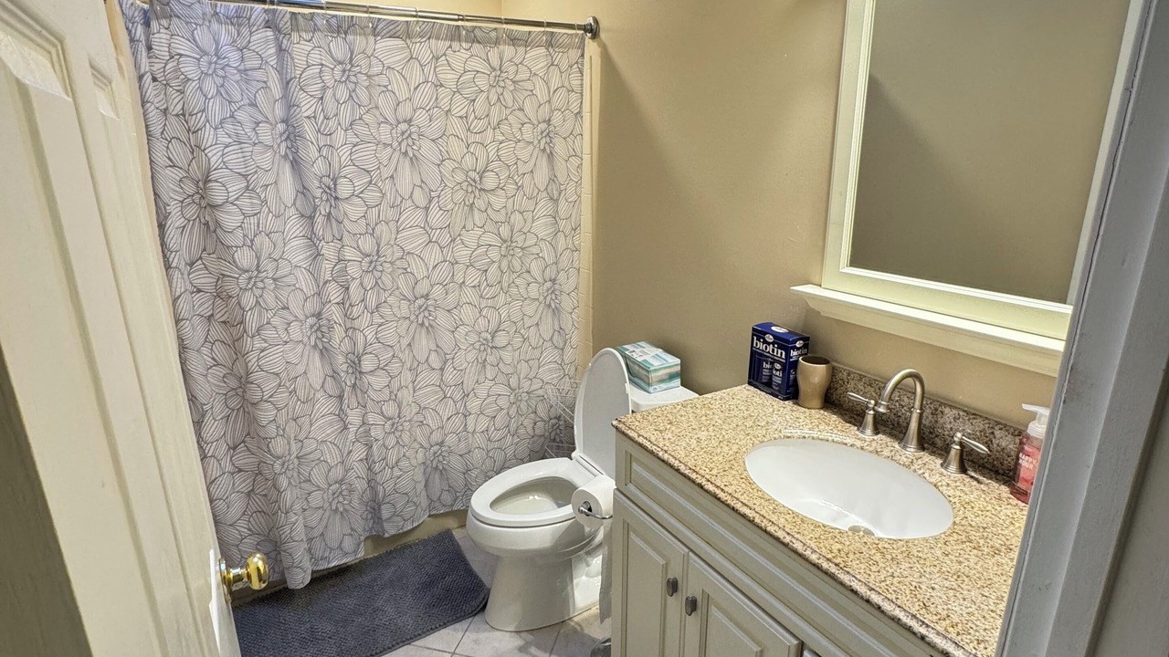 Photo of Bathroom in Lake Arbor