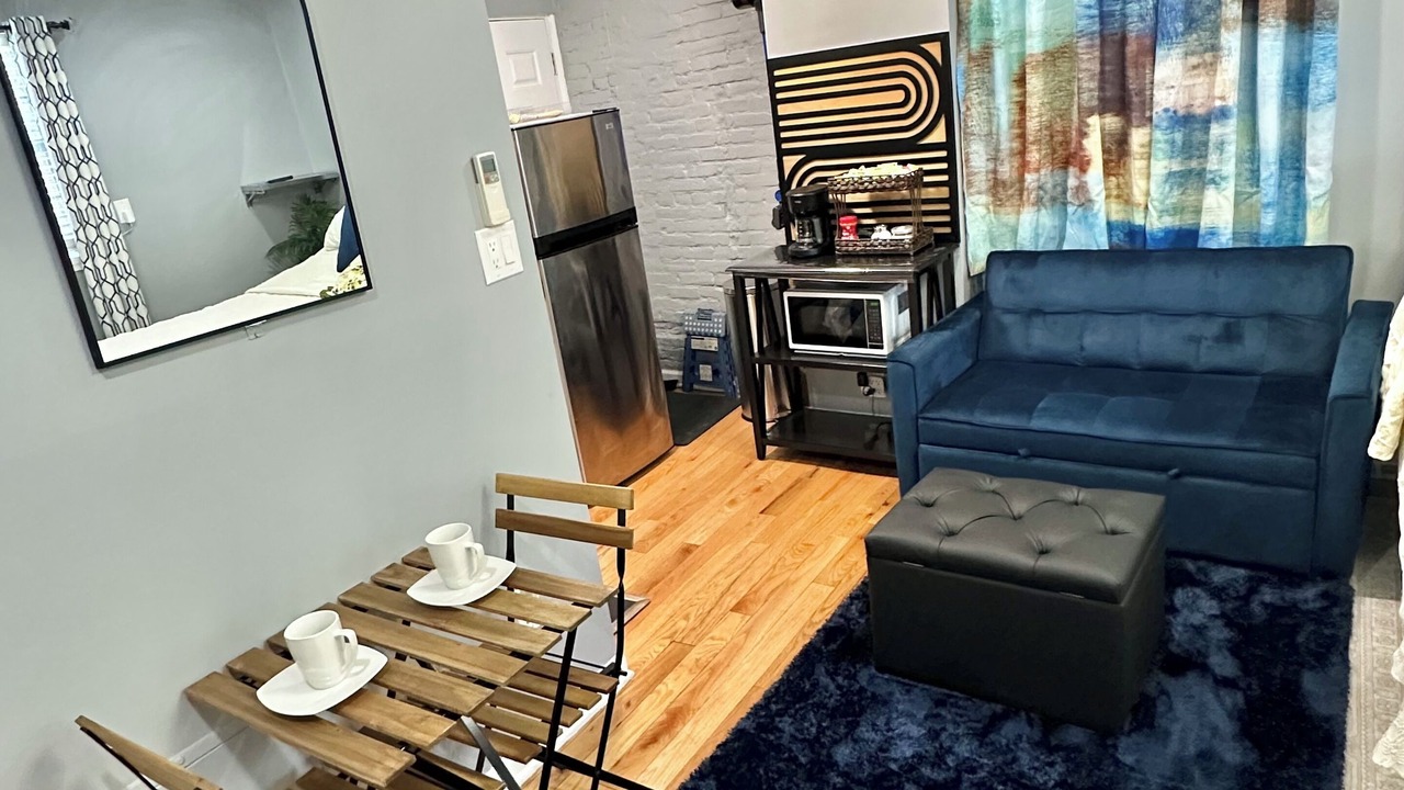 Photo of Livingroom in Queen Village