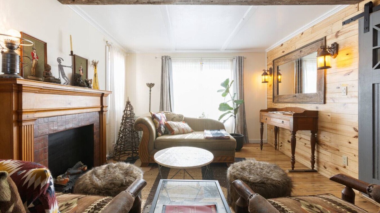 Photo of Livingroom in Northwest Harwinton