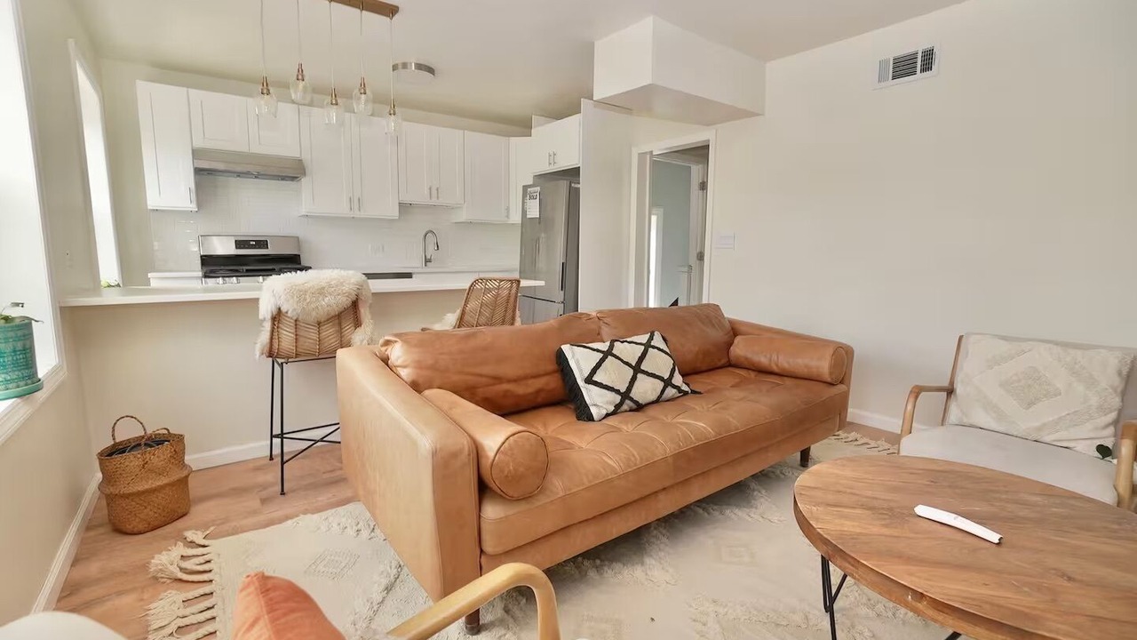 Photo of Livingroom in Forest Hill