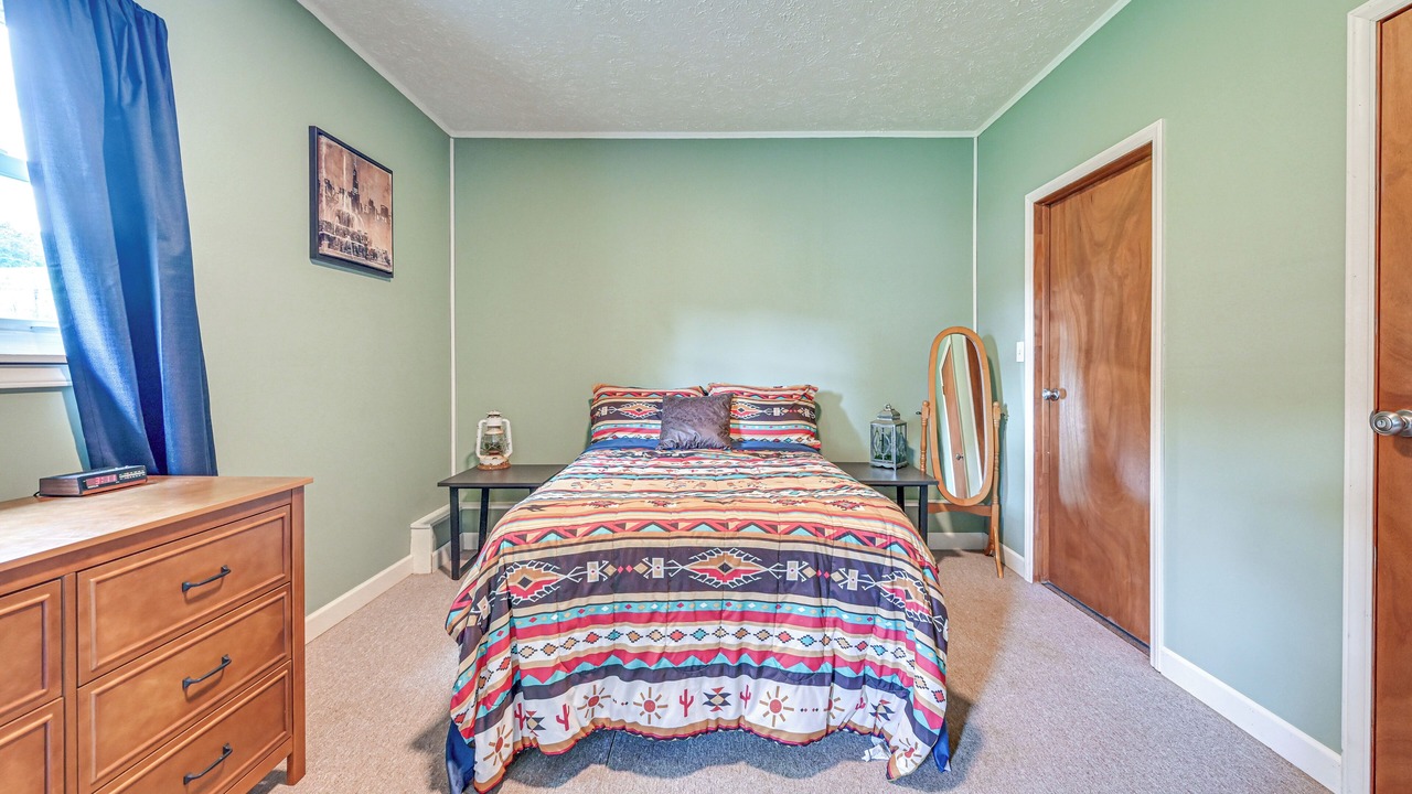 Photo of Bedroom in Belpre