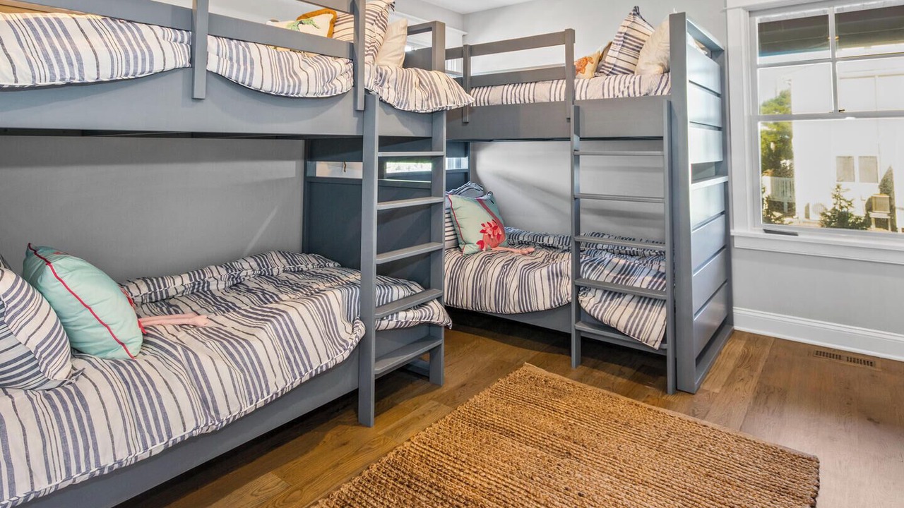 Photo of Bedroom in Avalon