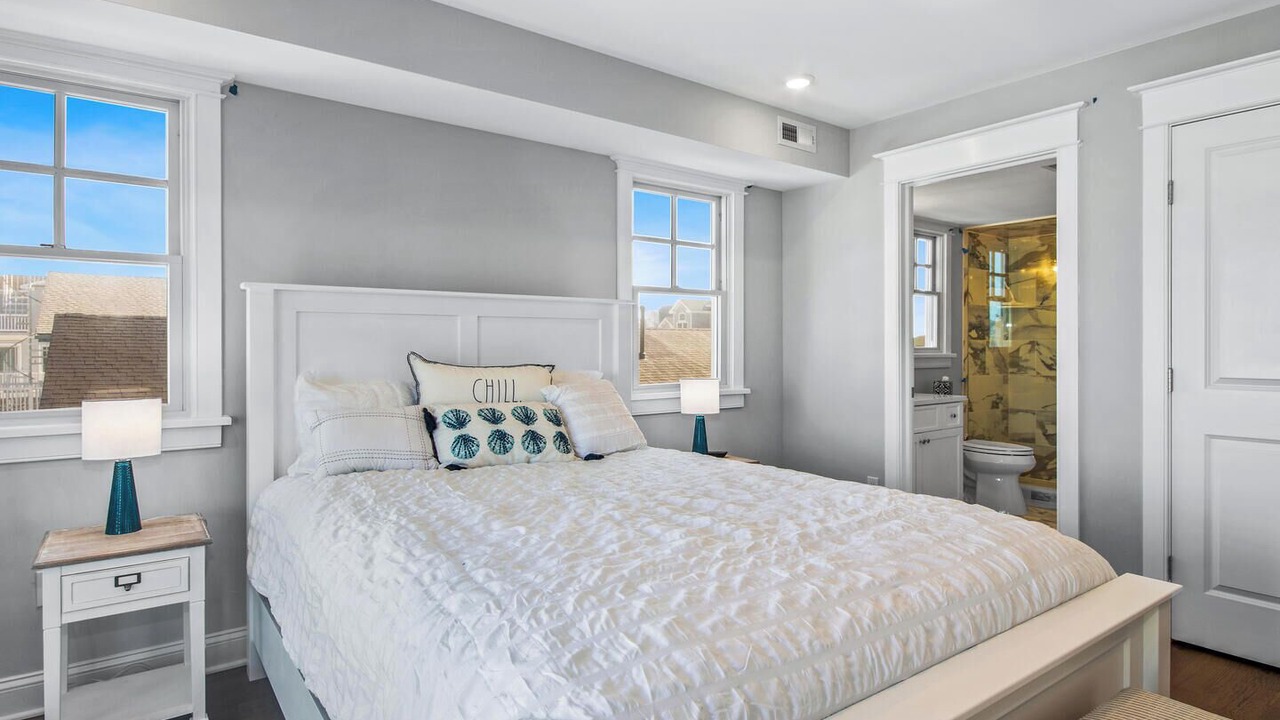 Photo of Bedroom in Avalon