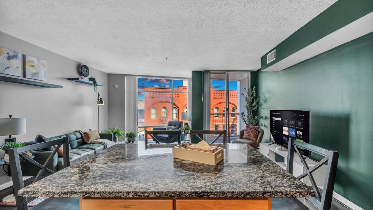 Photo of Livingroom in Ohio City