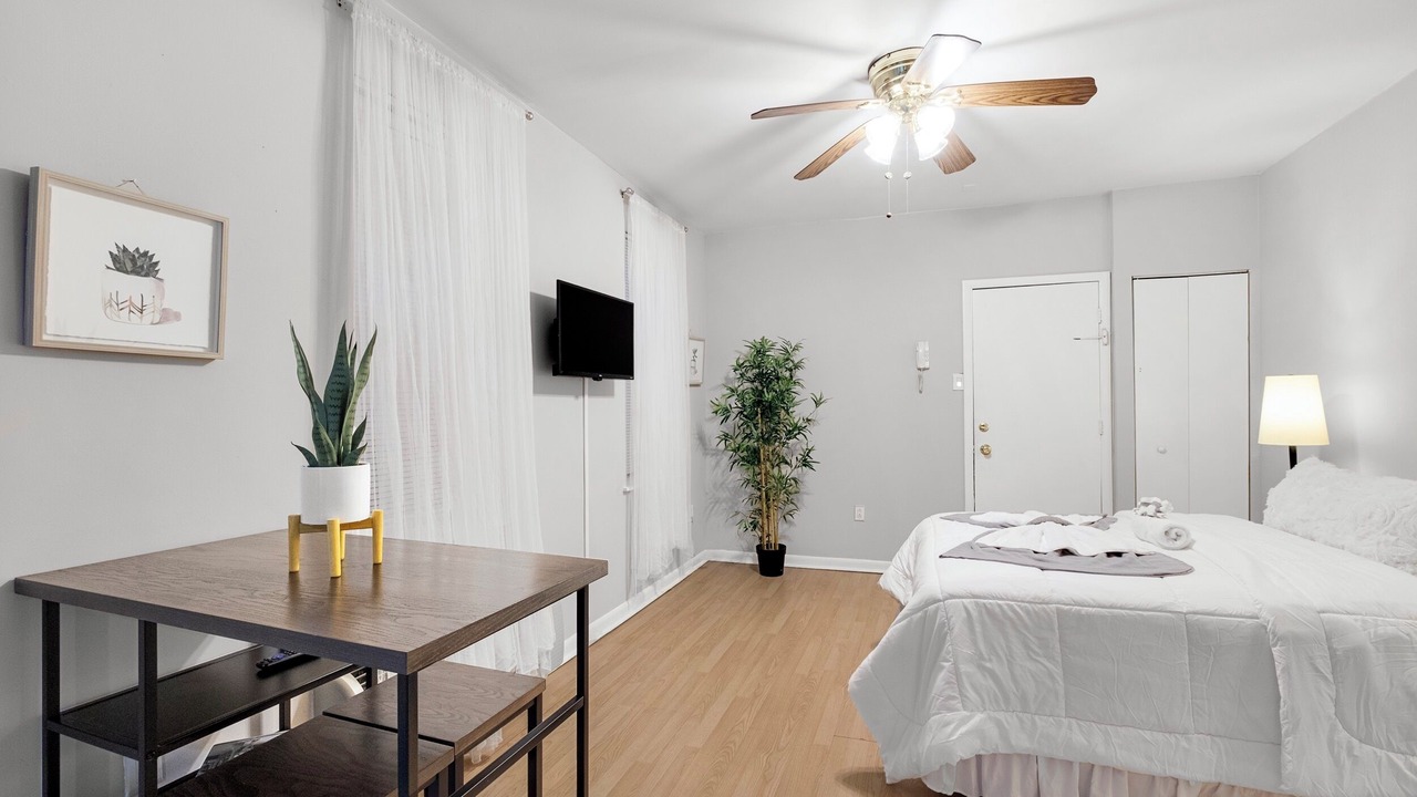 Photo of Bedroom in Graduate Hospital