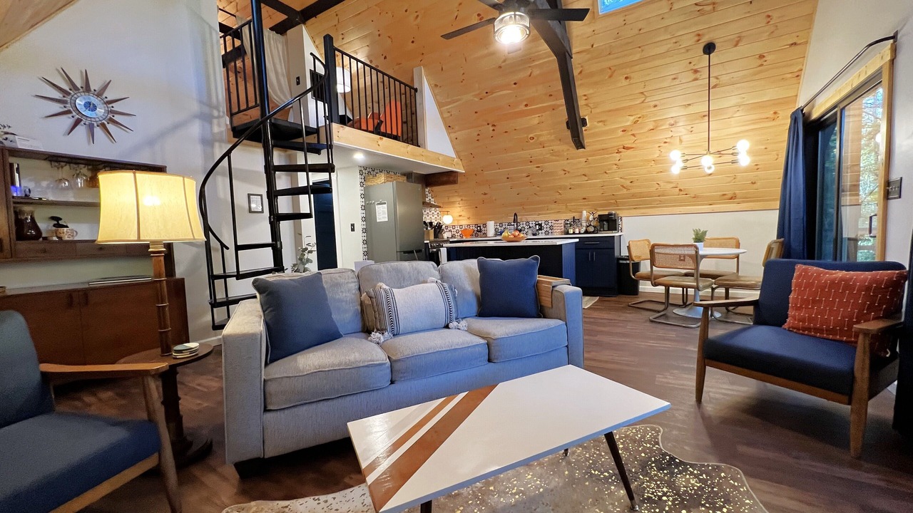 Photo of Livingroom in Carrolltowne