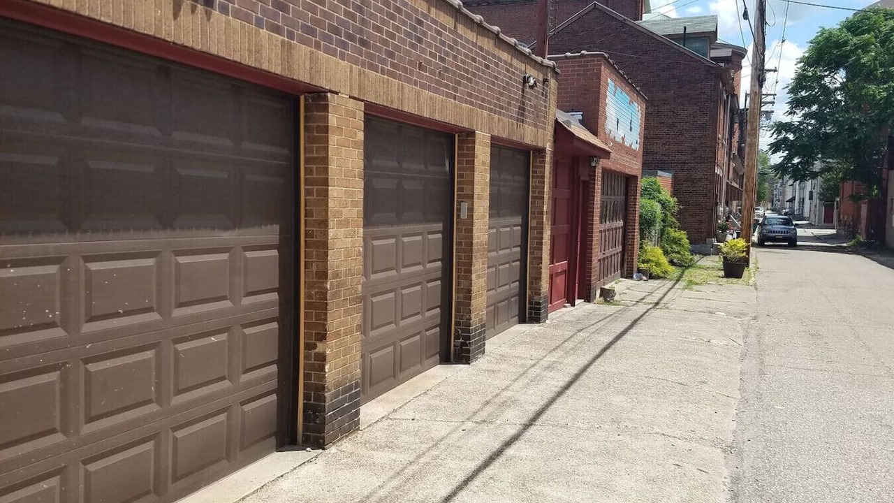 Photo of Outdoor in South Side Flats