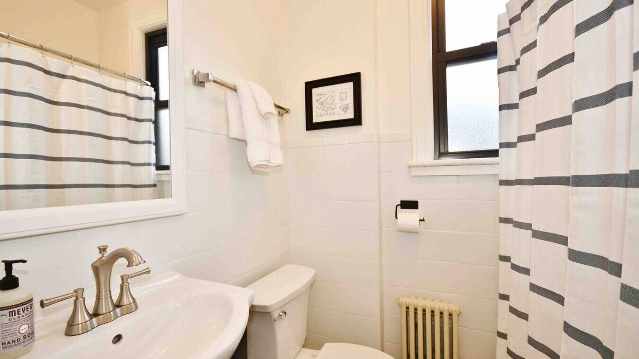 Photo of Bathroom in South Side Flats