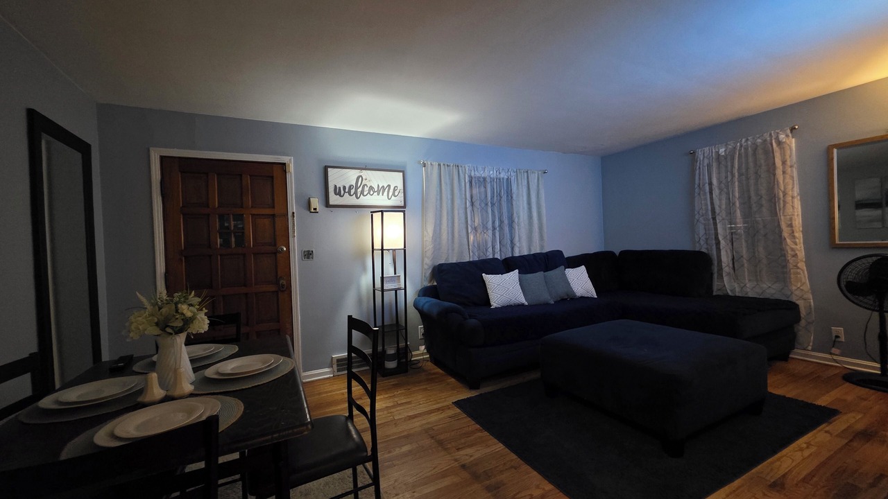 Photo of Livingroom in Youngstown