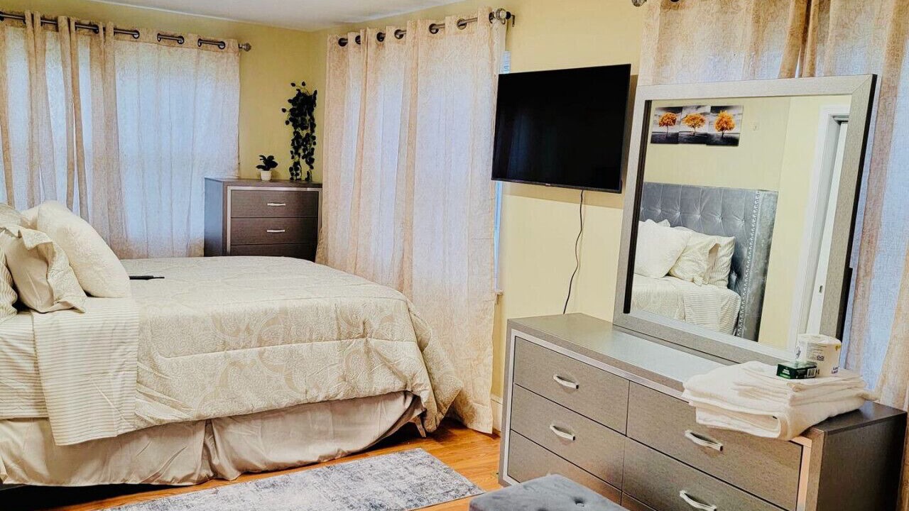 Photo of Bedroom in East Riverdale