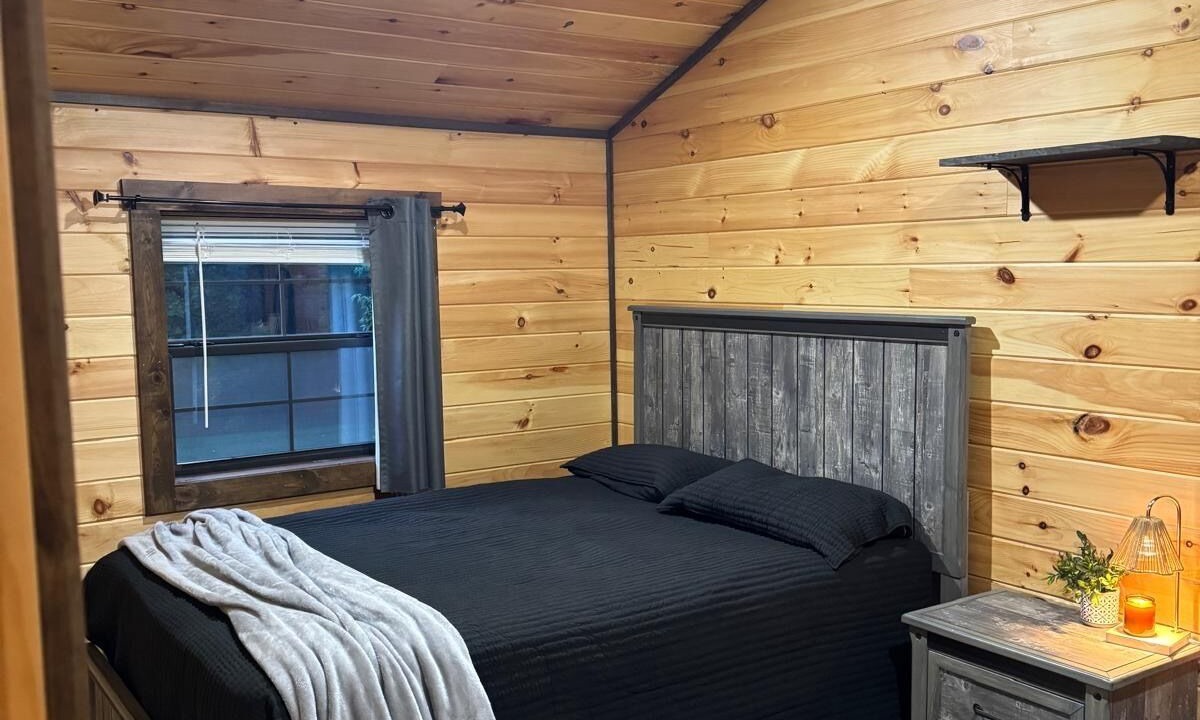 Photo of Bedroom in Centerville