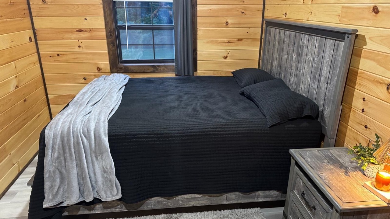 Photo of Bedroom in Centerville