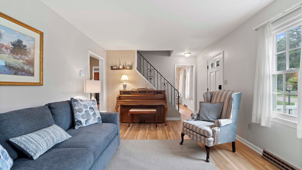 Photo of Livingroom in Erie