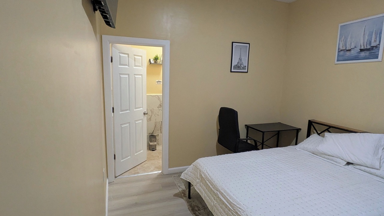 Photo of Bedroom in Forest Hill